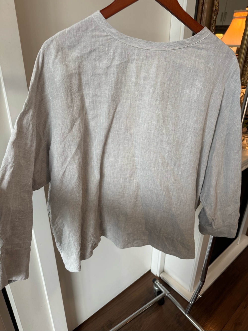 Too Good. Relaxed Light Gray Linen Tunic Top